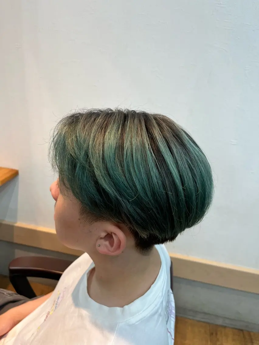 ショート カラー ダブルカラー インナーカラー 髪質改善 🫧ハイトーン/ ブリーチ🫧白石航汰のヘアスタイル