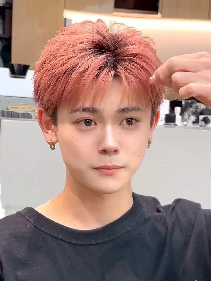 ショート カラー メンズ メンズブリーチ ブリーチ ピンクカラー トリートメント ヘアカラー メンズ垢抜けカラー /YUTAのヘアスタイル