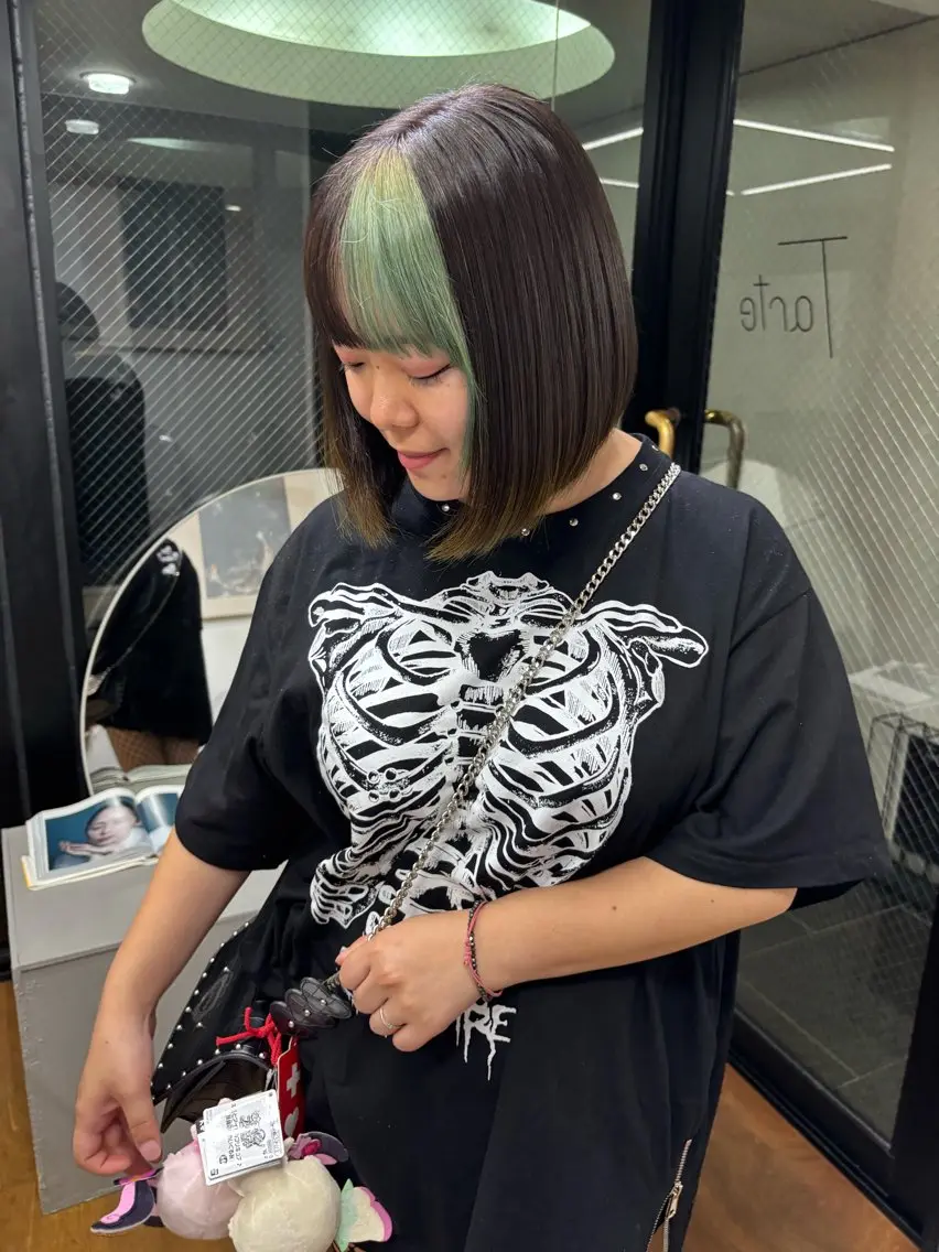 ショート カラー ブリーチ デザインカラー 似合わせカット ツヤカラー/和田陽向のヘアスタイル