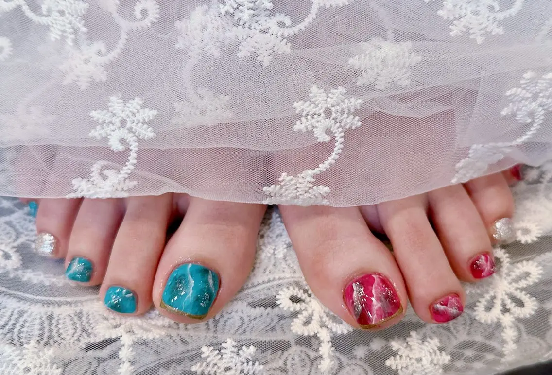 ネイル アートネイル 韓国ネイル 水色 ロングネイル マグネットネイル フットネイル NailDemure 【銀座店】のネイルデザイン