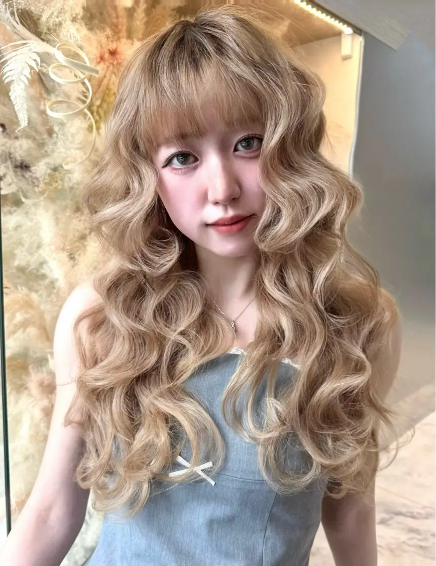 ロング カラー ヘアアレンジ ヘアカラー トリートメント 🌱巴結生🌿グレー ジュ☁️ミルクティーのヘアスタイル