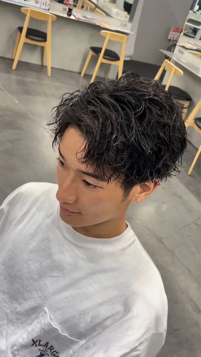 ショート メンズ メンズパーマ 波巻きパーマ fifth リュウセイのヘアスタイル