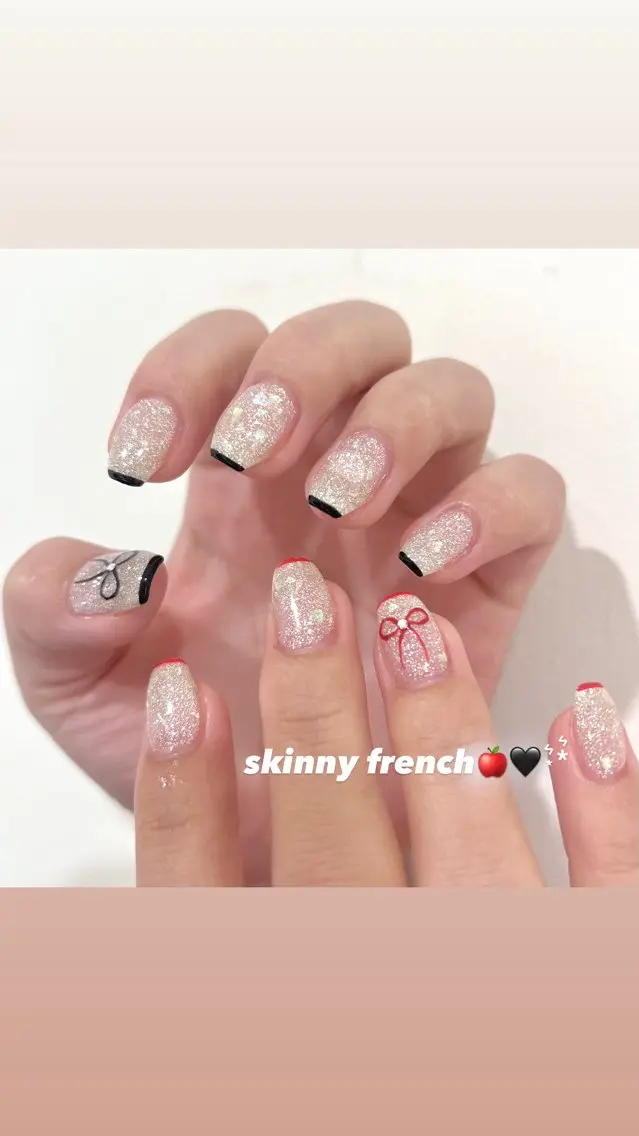 ネイル アートネイル ラメ(グリッター) リボン ハンドネイル 🎀チーク/ちゅるん 🫧chisa🎀のネイルデザイン