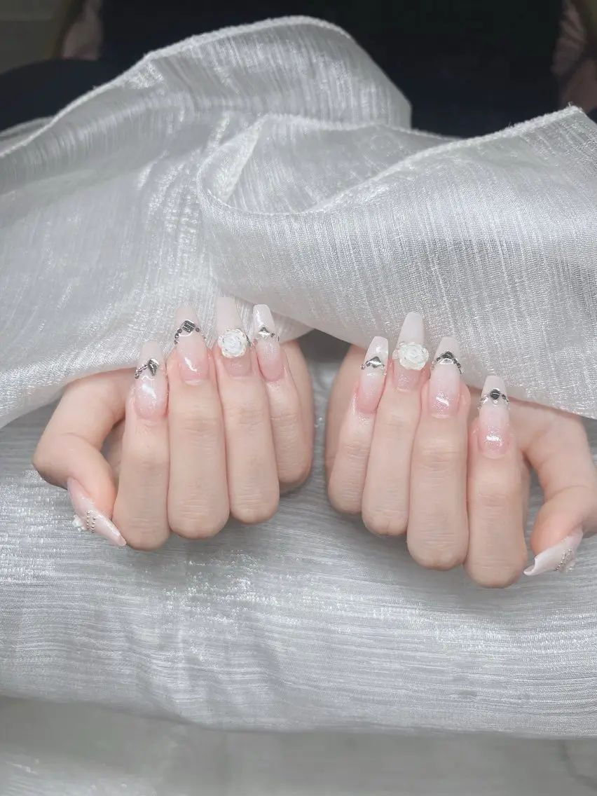 ネイル 長さ出し グラデーション 卒業式 キラキラネイル マグネットネイル ハンドネイル Lee Nails チップ長さだし専門店のネイルデザイン