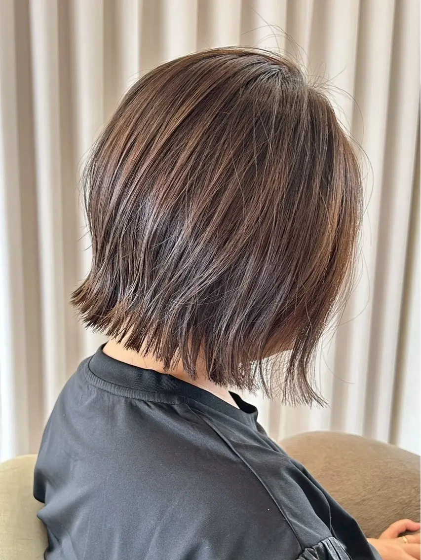 ミディアム カラー 大谷 真央のヘアスタイル