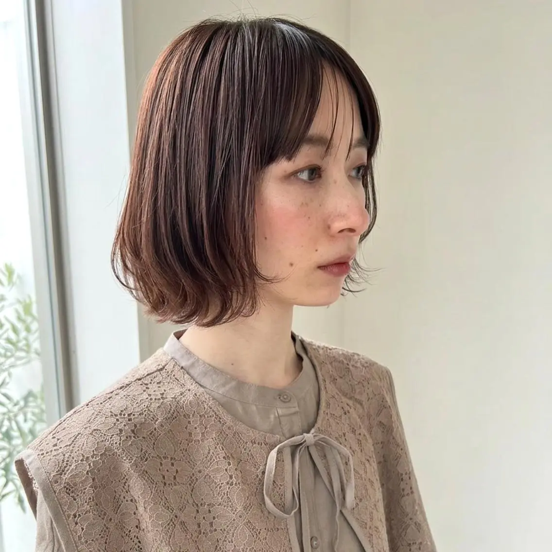 ミディアム 庭木 華瑠のヘアスタイル