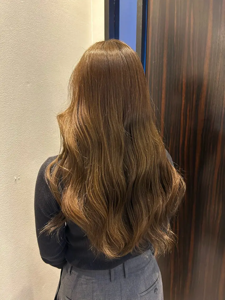 カラー 畑 麻依音のヘアスタイル