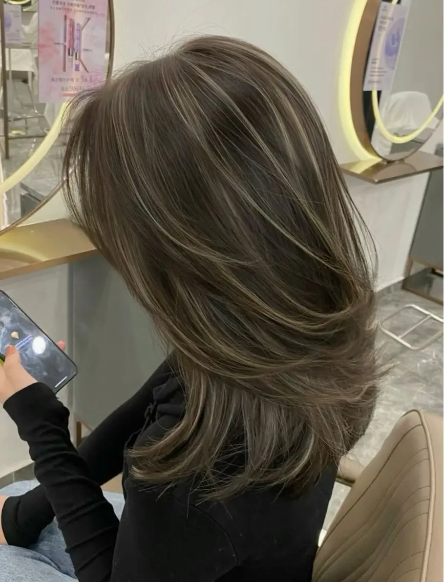 カラー ヘアカラー 高橋 遥々のヘアスタイル