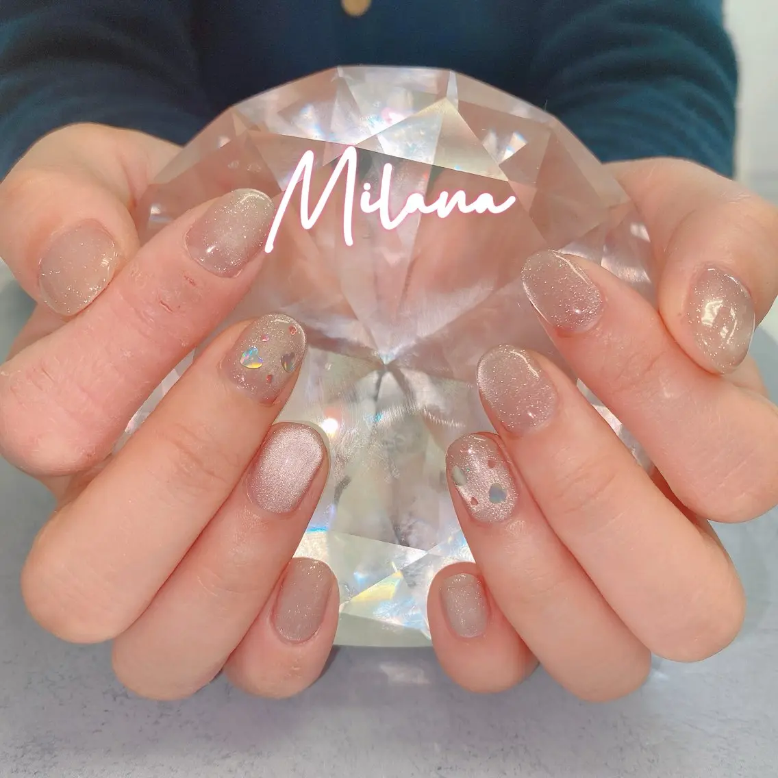 ネイル アートネイル ホログラムネイル マグネットネイル シンプルネイル ハンドネイル Milana （研修生メニュー）のネイルデザイン