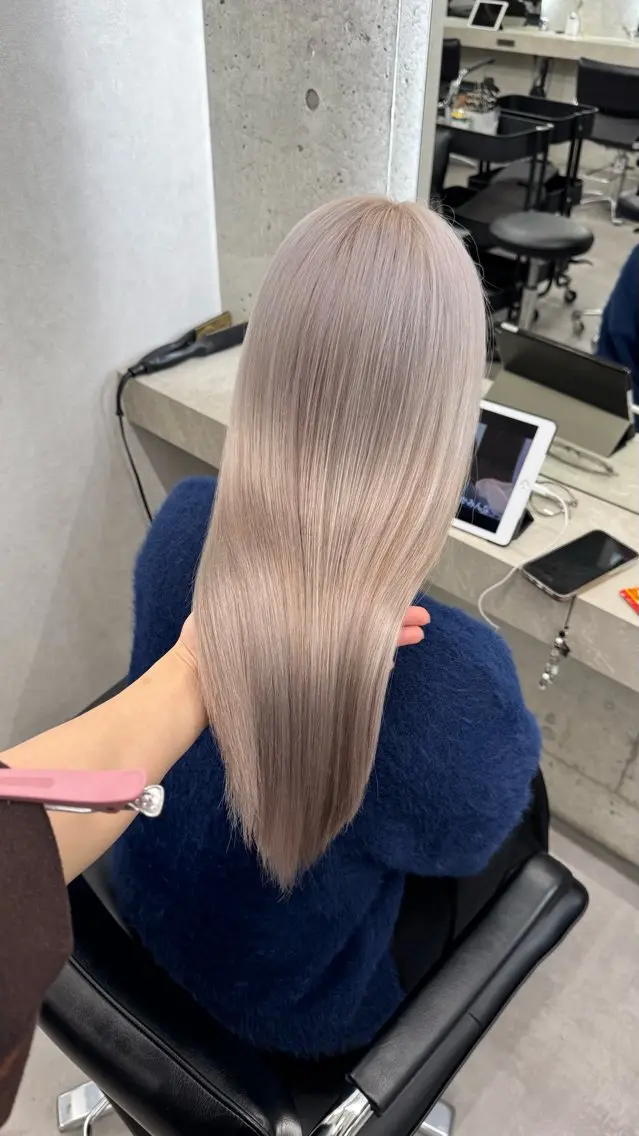 ロング カラー ブリーチ 卒業式のヘアスタイル shio ハイトーン 💗【福岡天神】のヘアスタイル