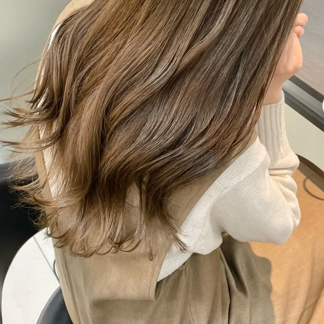 ロング カット ヘアカラー 秋山 智香のヘアスタイル
