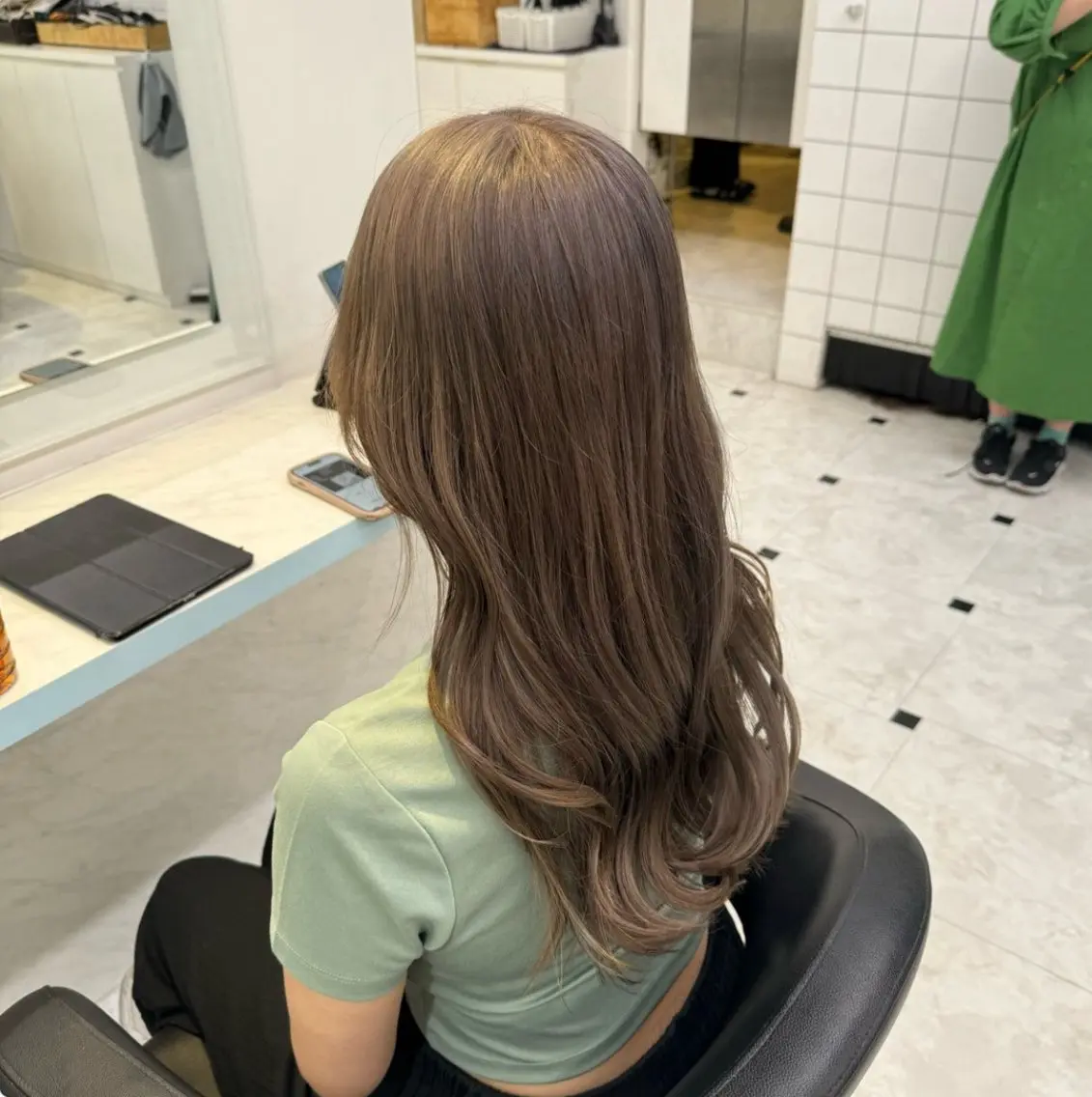 ロング カラー ヘアカラー 🤎モテ髪&透明感 ミルクティー🥣🤎のヘアスタイル