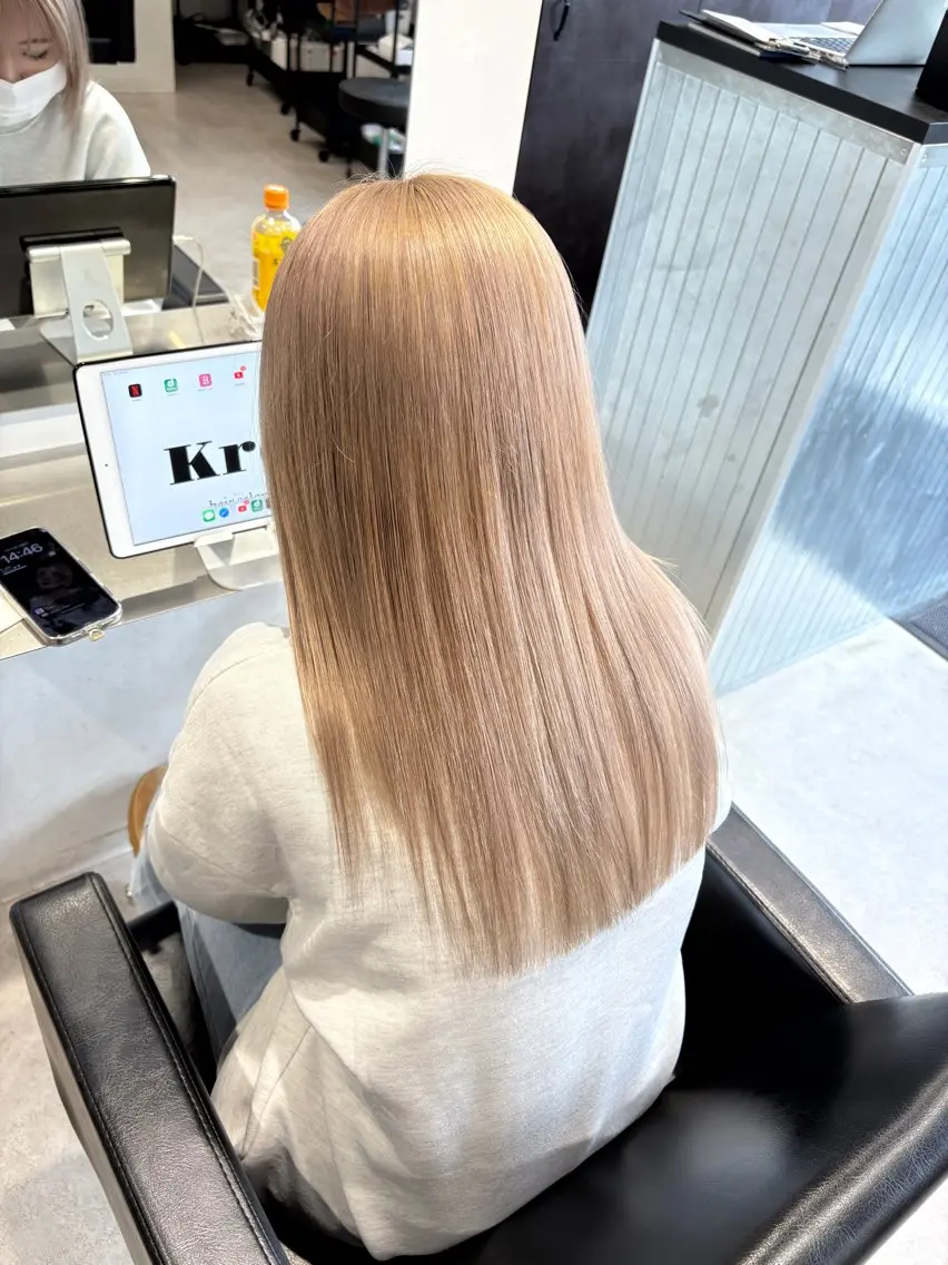 セミロング カット ヘアカラー MIHO☾·̩͙⋆ Kroのヘアスタイル