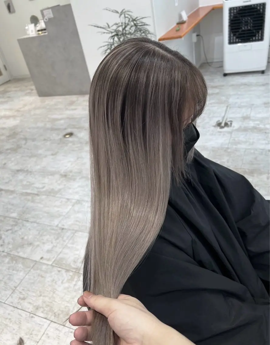 ロング カラー バレイヤージュ グレージュ レイヤーカット 指名数No.1 /NAOYAのヘアスタイル