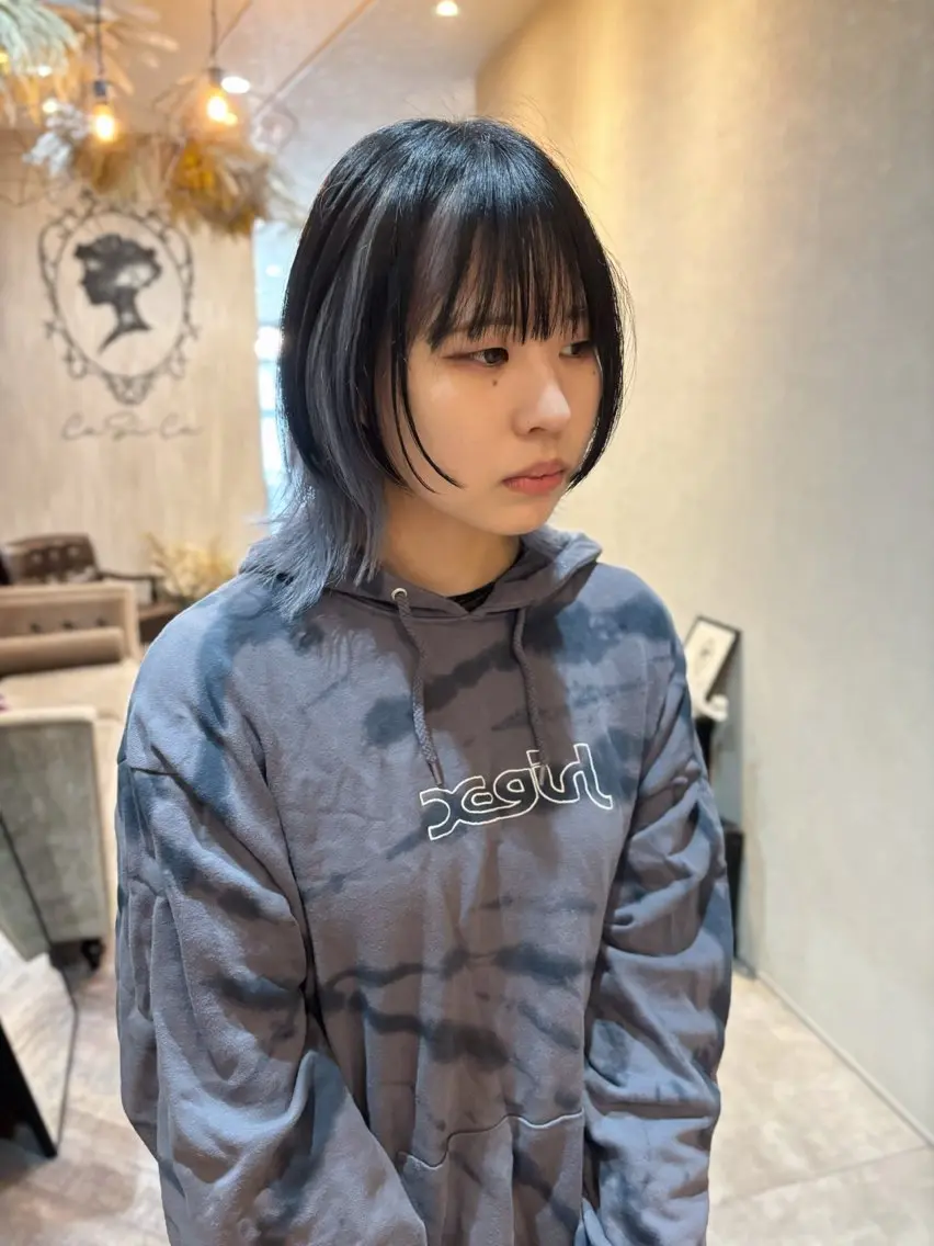 ミディアム カラー デザインカラー シルバー 顔周りカット ヘアカラー 似合わせカット/ パーマ/藤田和樹のヘアスタイル