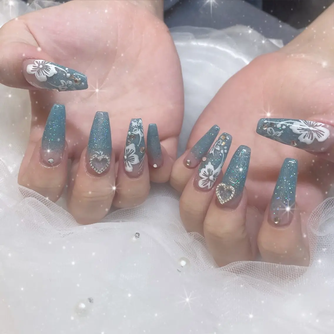 ネイル ハンドネイル Blue daisy RIN🎀のネイルデザイン