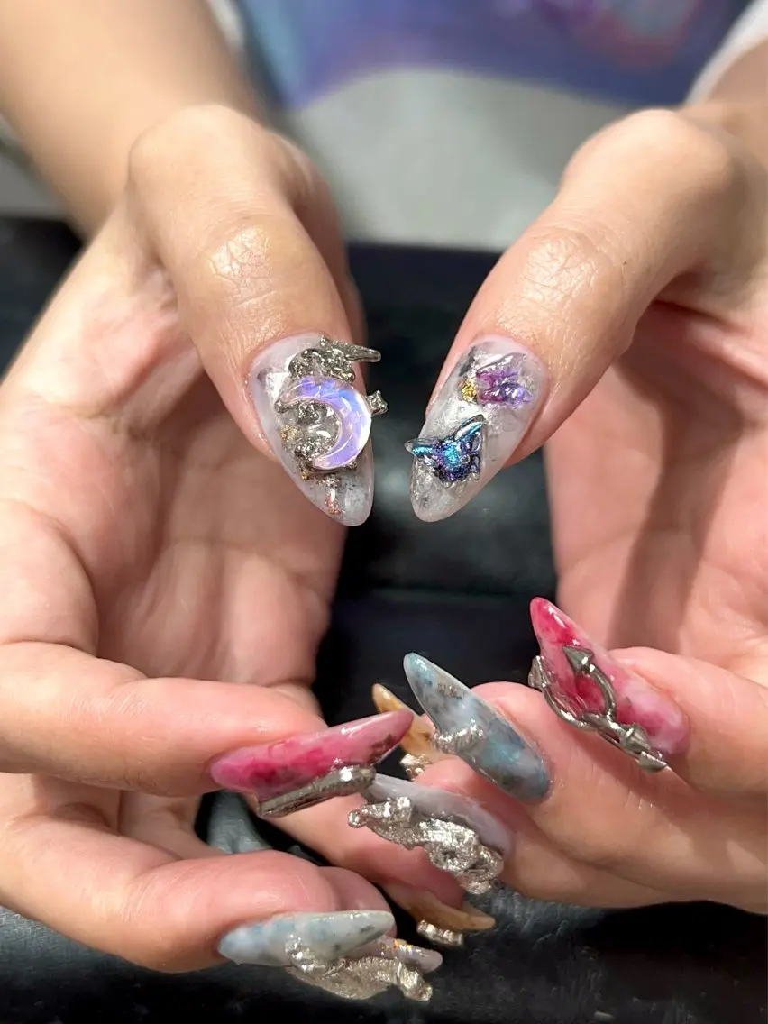ネイル グラデーション ラメ(グリッター) マグネットネイル ミラーネイル ニュアンスネイル ハンドネイル Lumi de nailsのネイルデザイン