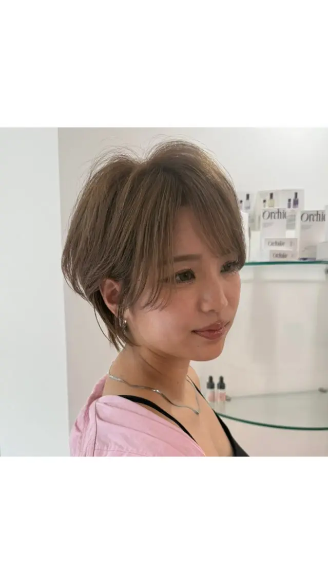 ショート カラー ベージュカラー ショートヘア 小顔カット カット ヘアカラー トリートメント 🌟TOSHI/透明 感カラー/ショートのヘアスタイル