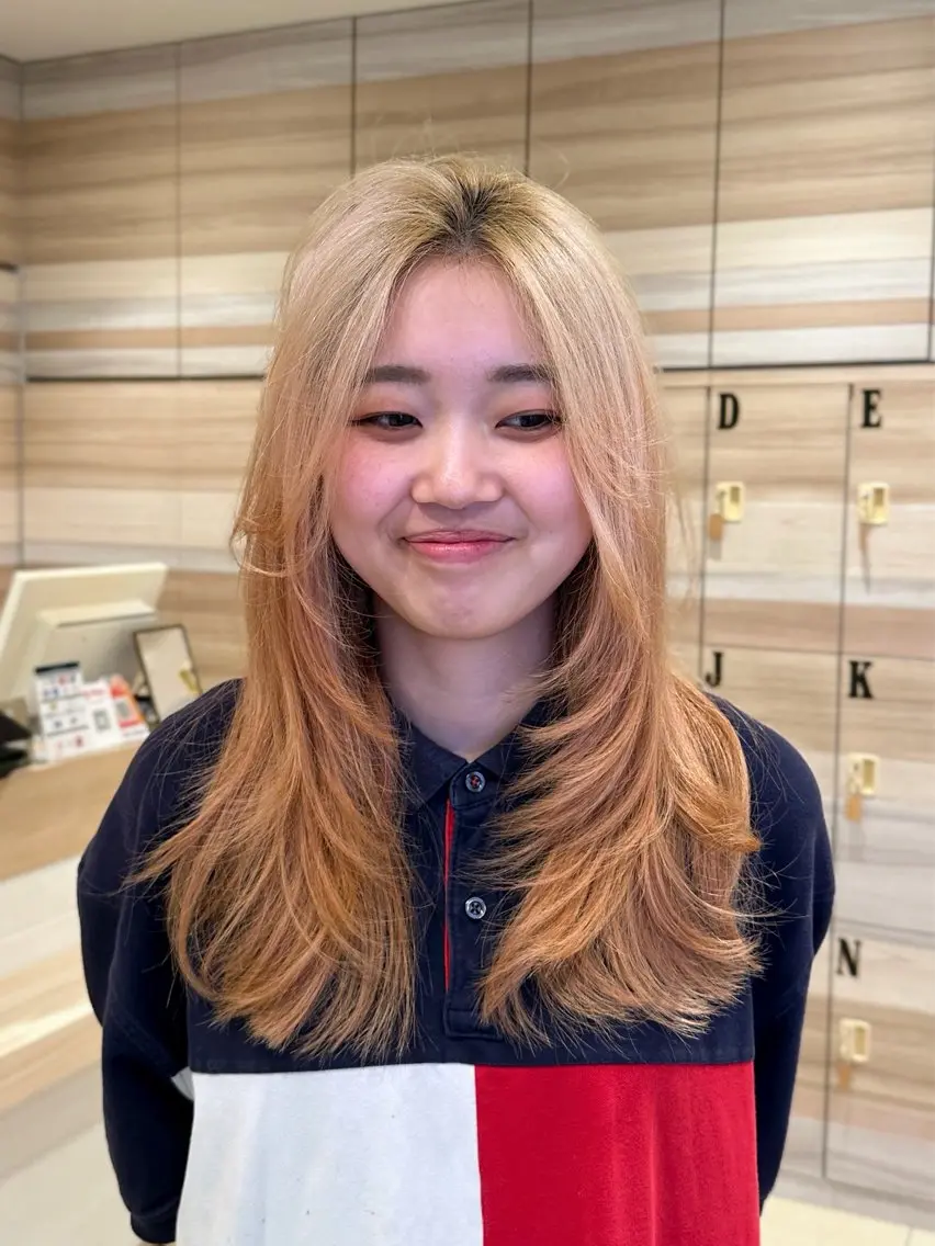 セミロング カラー ベージュカラー 透明感カラー ミルクティーベージュ 韓国風ヘア レイヤーカット カット ヘアカラー レイヤー/アレンジ /縮毛/つじた ゆずのヘアスタイル