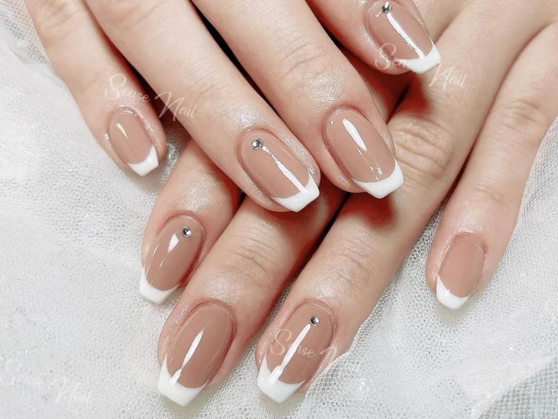 ネイル ハンドネイル ハンドケア Queening 🦋のネイルデザイン