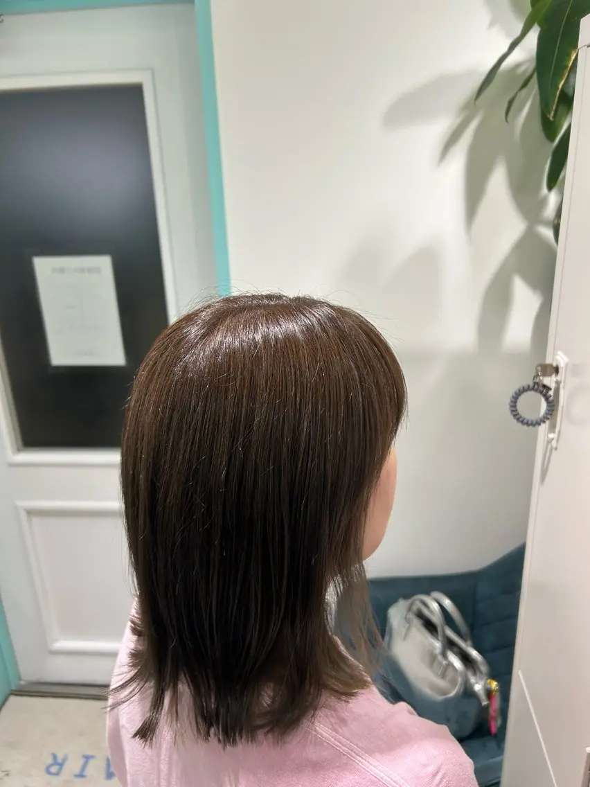ミディアム アッシュ カット ヘアカラー 若尾 陽菜のヘアスタイル