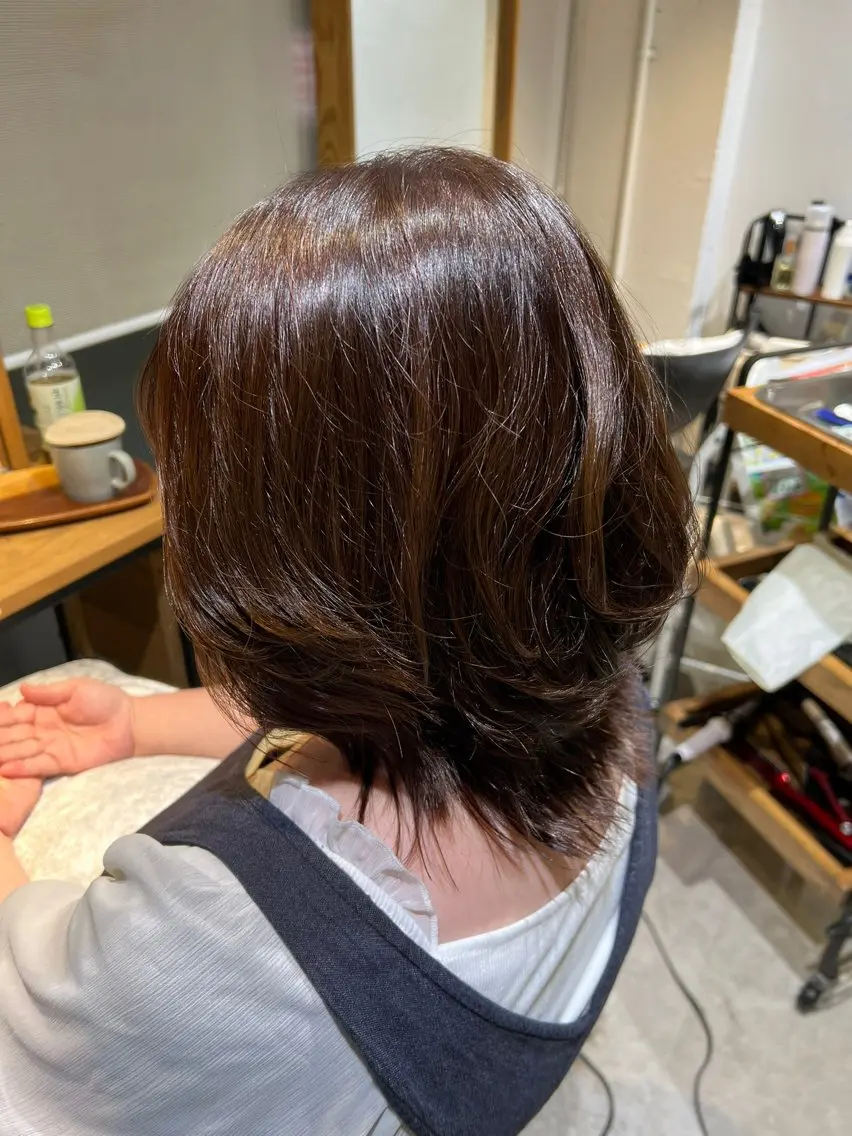 ミディアム レイヤーカット カット ヘアカラー ブルームヘアデザイン かこ。のヘアスタイル