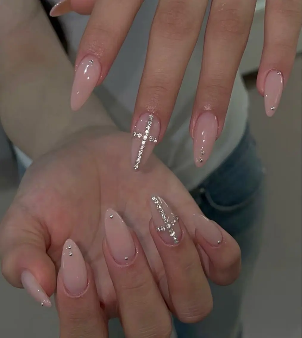 ネイル アートネイル オーロラネイル チークネイル フレンチネイル ガラスフレンチ ハンドネイル 🎀YooLi Nail salonのネイルデザイン