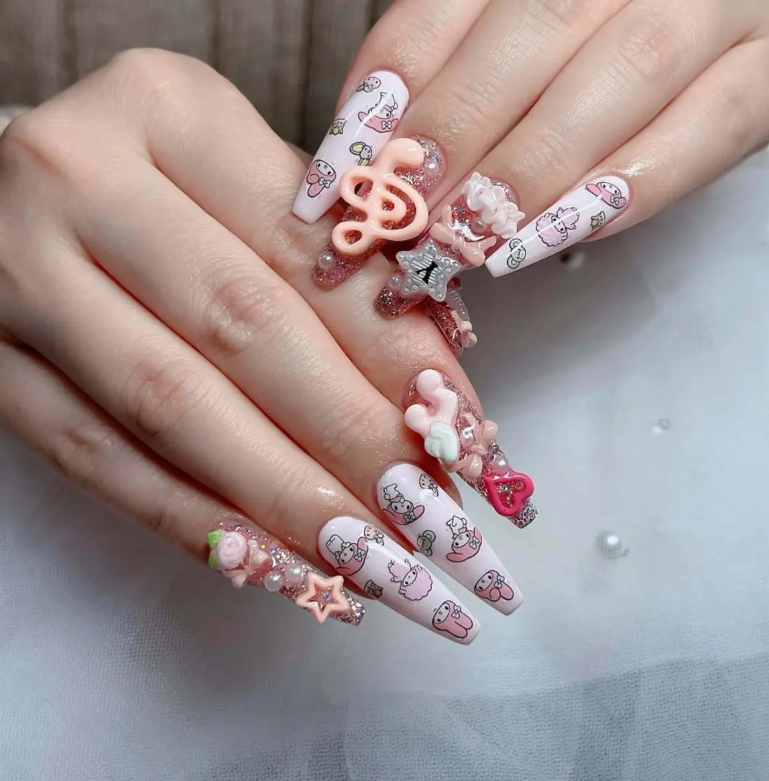 ネイル チークネイル フレンチネイル キラキラネイル 韓国ネイル マグネットネイル ハンドネイル Buruberii hbaby nailのネイルデザイン