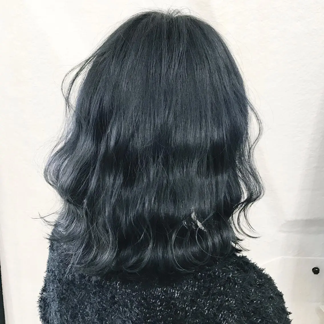 カラー ブリーチ ブルーカラー ネイビーカラー K-POP好き美容師 🇰🇷Kai.Yのヘアスタイル