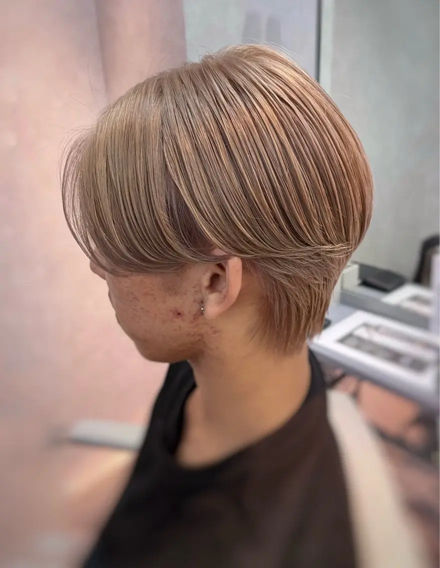 ミディアム カラー メンズ メンズブリーチ メンズハイトーン マッシュ ベージュカラー ブリーチ メンズパーマ 橋本貴志ブリーチのヘアスタイル