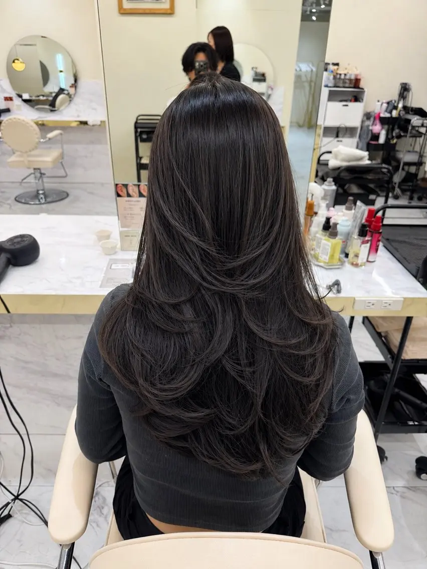 セミロング カラー ヘアアレンジ 韓国風ヘア レイヤーカット 小顔カット カット ヘアカラー トリートメント 髪質改善特化 🫧松野力也のヘアスタイル