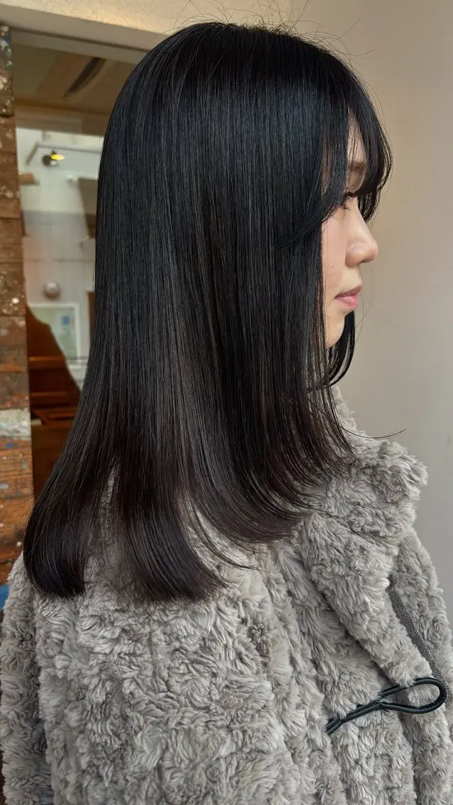 ミディアム レイヤーカット 軍司 美夏のヘアスタイル