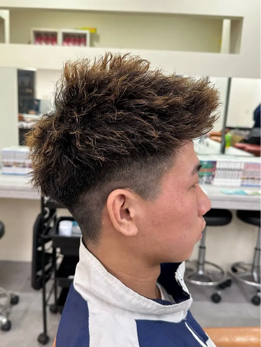ショート パーマ ヘアアレンジ メンズ メンズパーマ メンズツイストパーマ ツイストスパイラルパーマ スパイラルパーマ ツイストパーマ カット パーマ 梅田/メンズパーマ /短髪/田中崇奨のヘアスタイル
