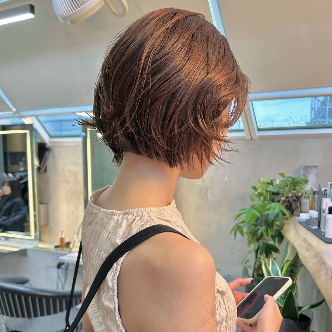 ショート カラー パーマ 透明感カラー ボブ カット ヘアカラー トリートメント ボブ/縮毛矯正/ レイヤー/塚田のヘアスタイル