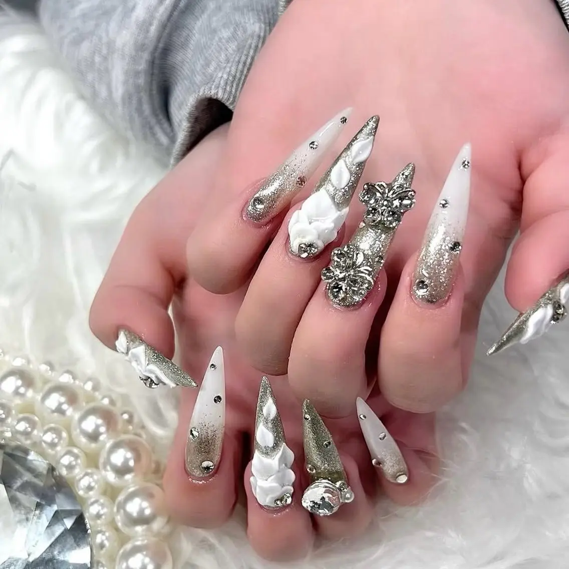 ネイル チークネイル ドット フットネイル フレンチネイル グラデーション ハンドネイル ハンドケア Nihonthy Nail 新宿のネイルデザイン