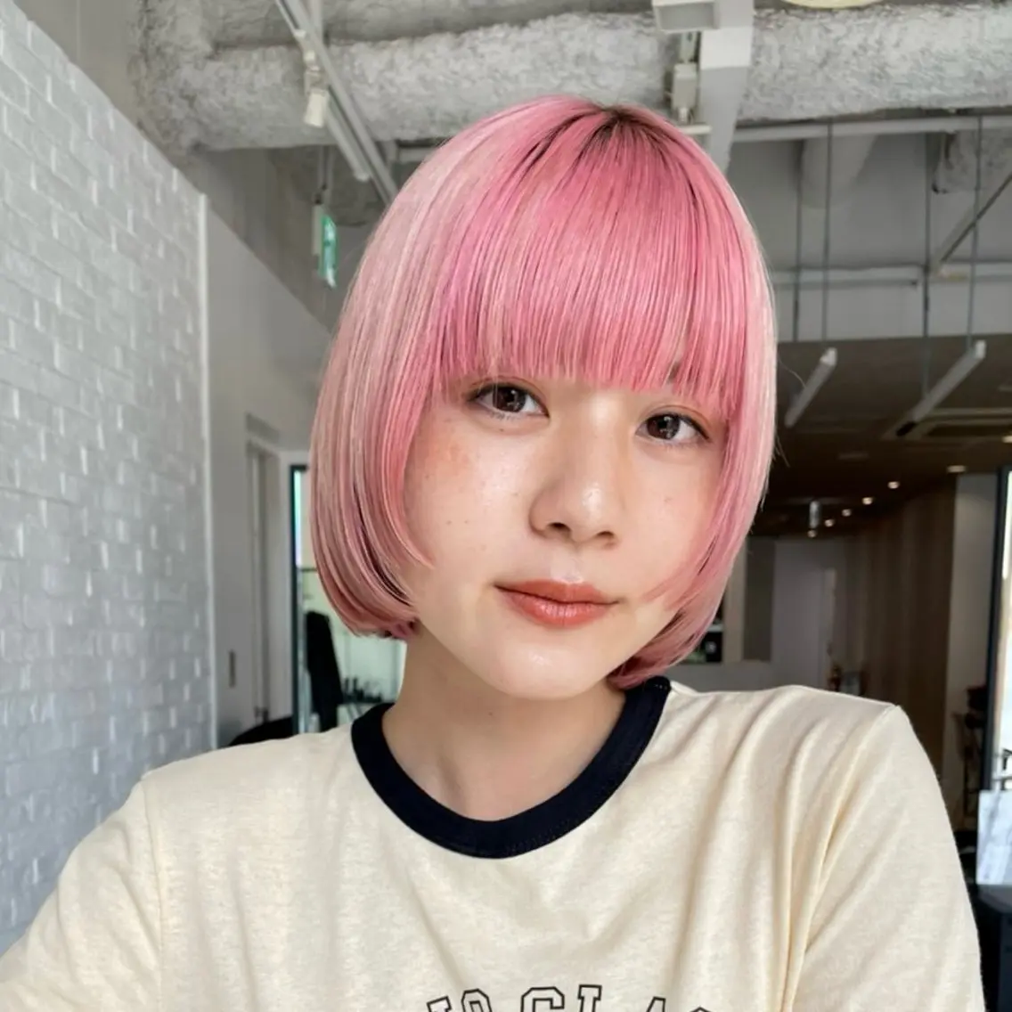 ショート ツヤ髪ハイトーン ×レイヤー🌝リオのヘアスタイル
