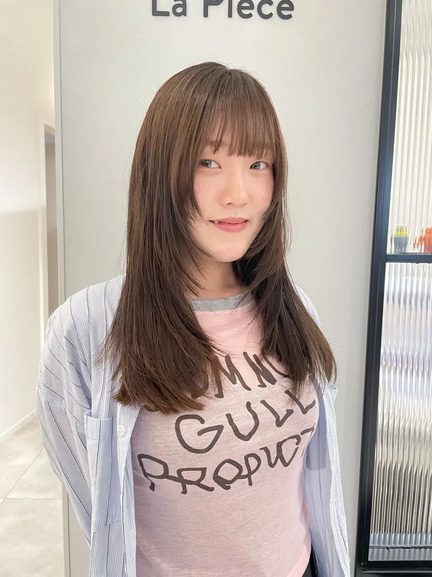ミディアム カラー ベージュカラー ブリーチ 透明感カラー ブリーチなしカラー オリーブベージュ カット ヘアカラー アサカ/透明感カラー /レイヤーカットのヘアスタイル