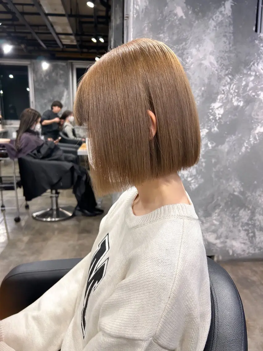 ショート カラー 切りっぱなしボブ 前下がりボブ ボブ カット ヘアカラー トリートメント ヘアセット 【縮毛矯正ブリーチ】 MANATO🌈のヘアスタイル
