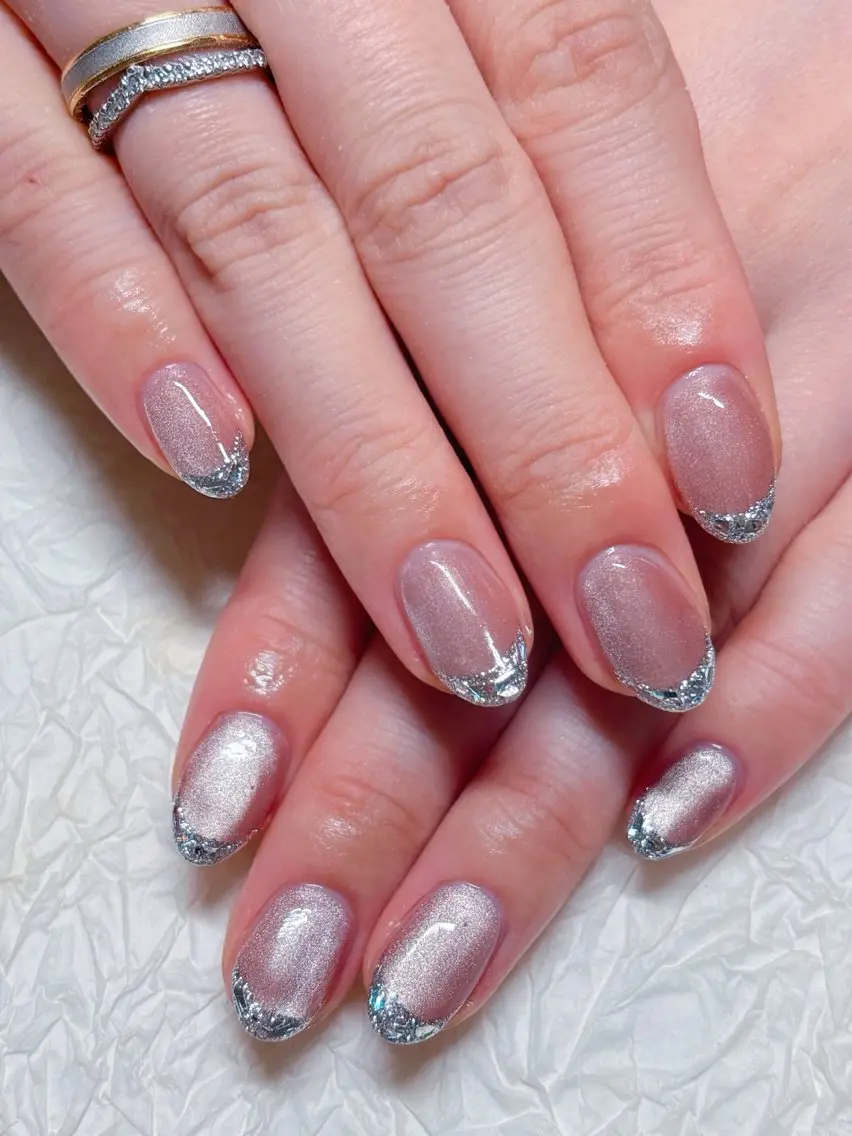 ネイル フレンチネイル ガラスフレンチ マグネットネイル 💫ゆか_ Nailartistのネイルデザイン