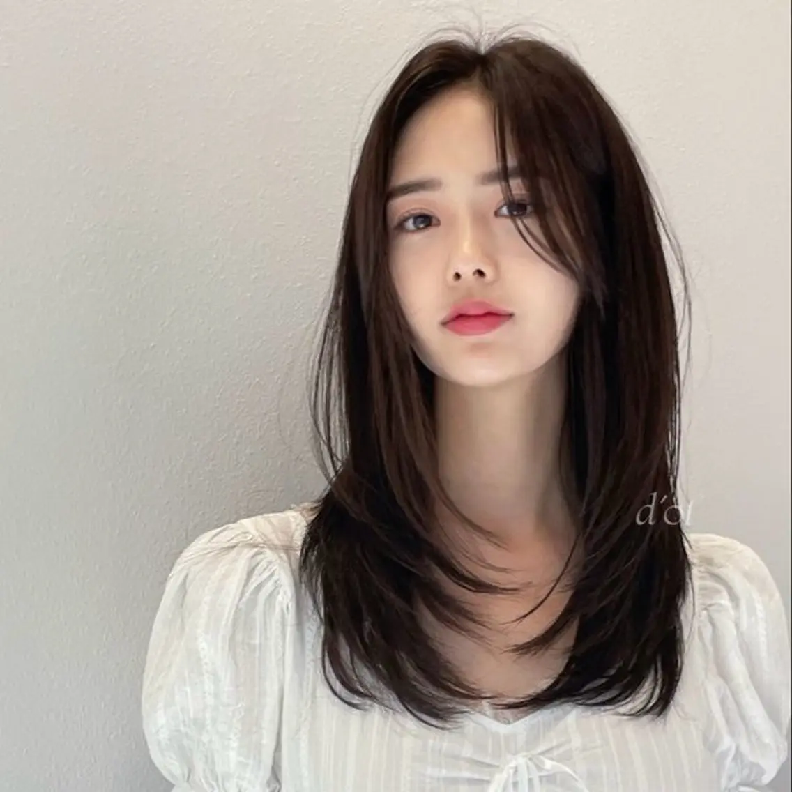 セミロング カラー カット ヘアカラー トリートメント 顔まわりレイヤー× 韓国ヘアオタベシンヤのヘアスタイル