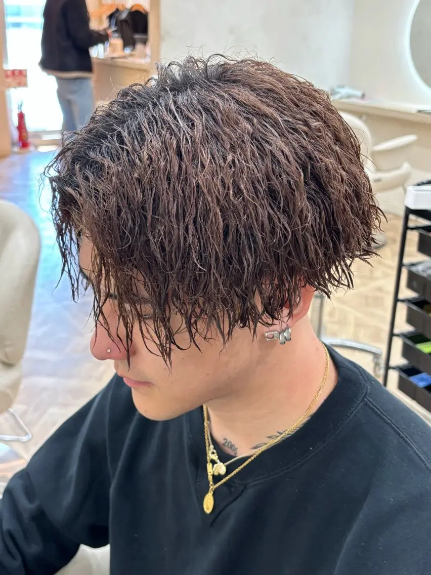ショート パーマ メンズ カット パーマ トリートメント パーマ職人DAIKI ツイスパ/波巻きのヘアスタイル