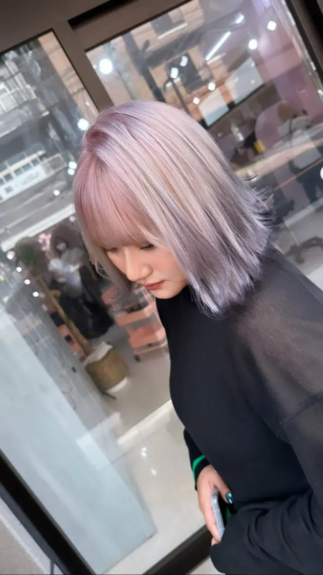 ミディアム カラー ✨デザイン/ブリーチ MANATOのヘアスタイル