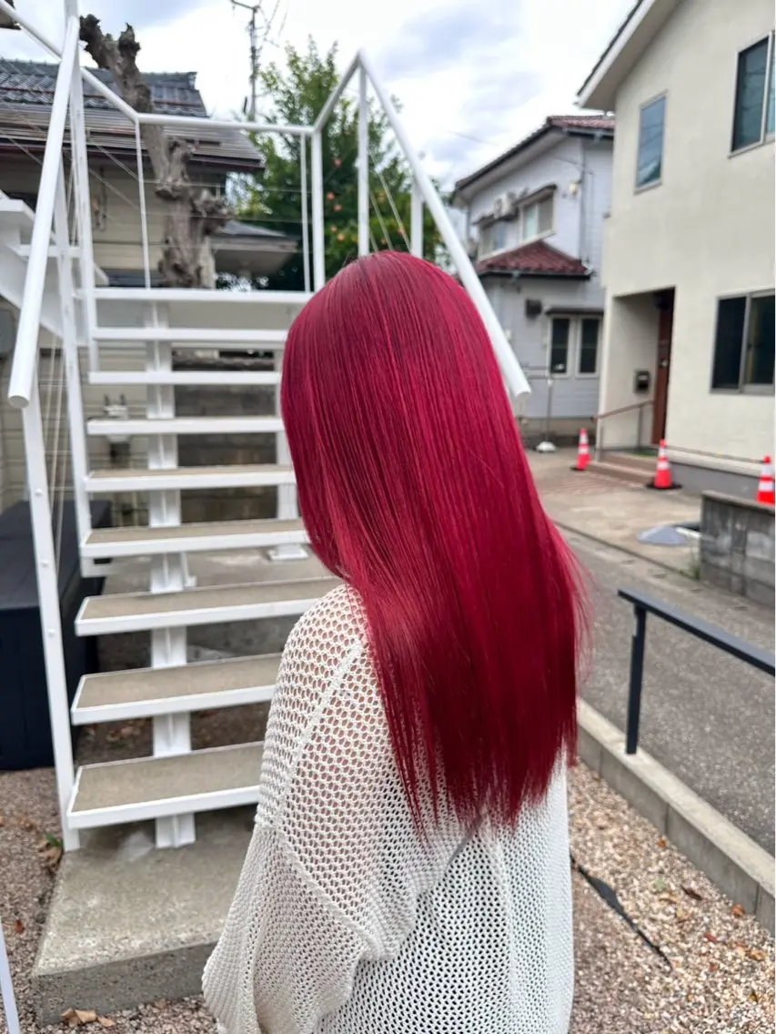 カラー 🫯色味を楽しむハイ トーンカラーもえ🫯のヘアスタイル