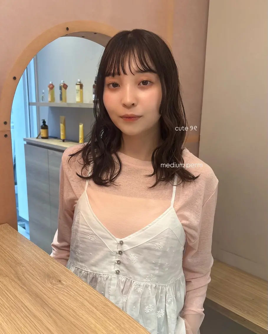 【 揺れる前髪で抜け感ヘア🪽】カット+前髪パーマの写真