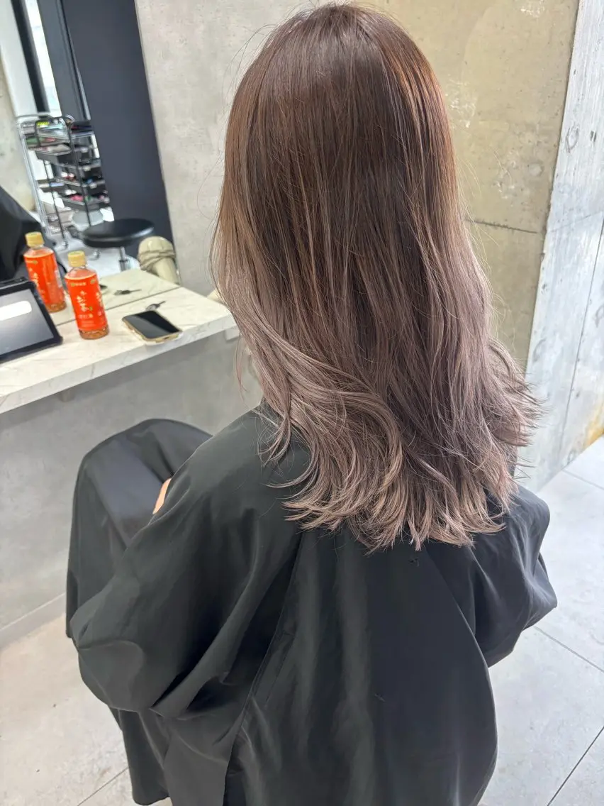 ロング カット ヘアカラー 石井 紫文のヘアスタイル