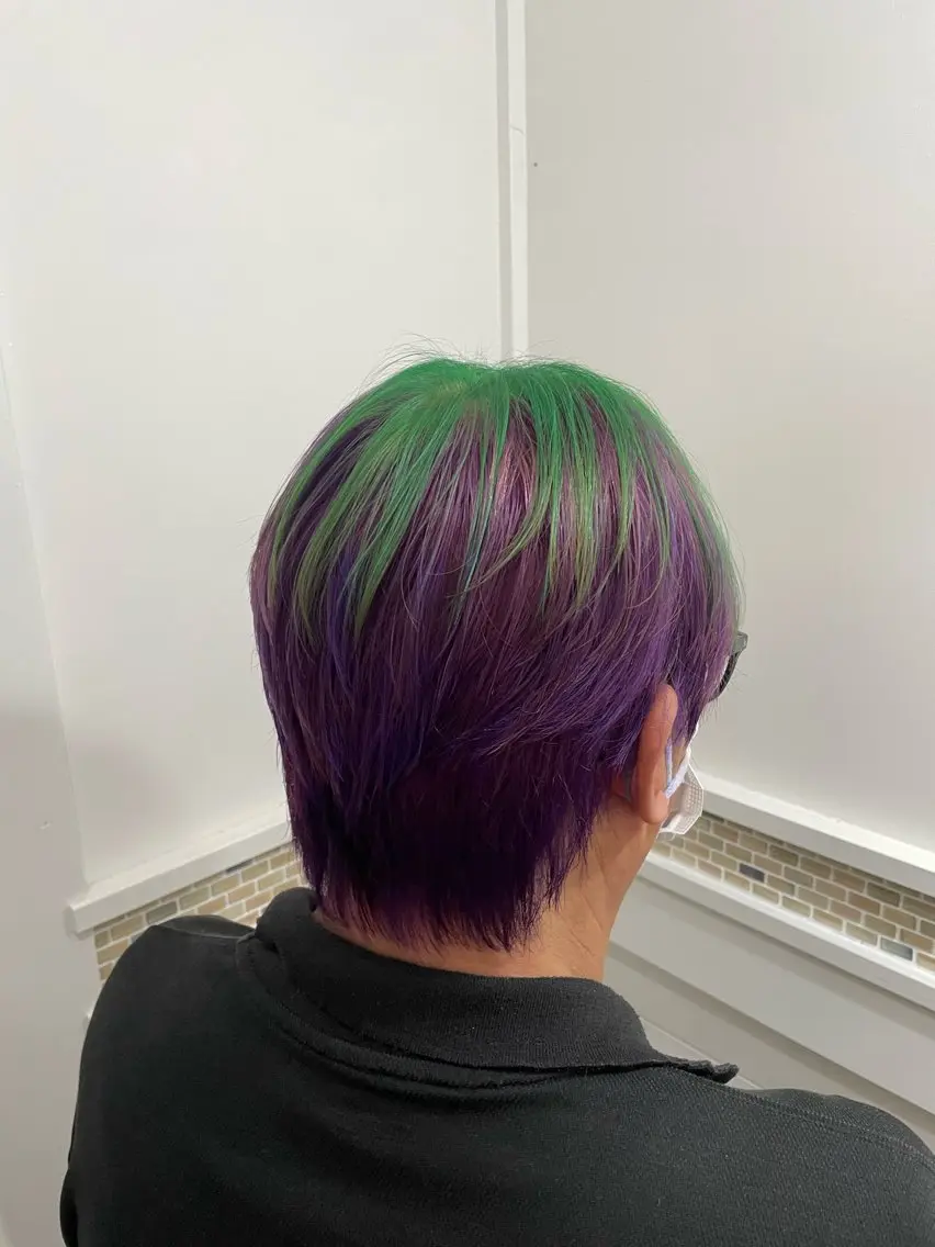 ショート カラー メンズ メンズブリーチ ブリーチ パープルカラー ショートヘア 前原 真人のヘアスタイル