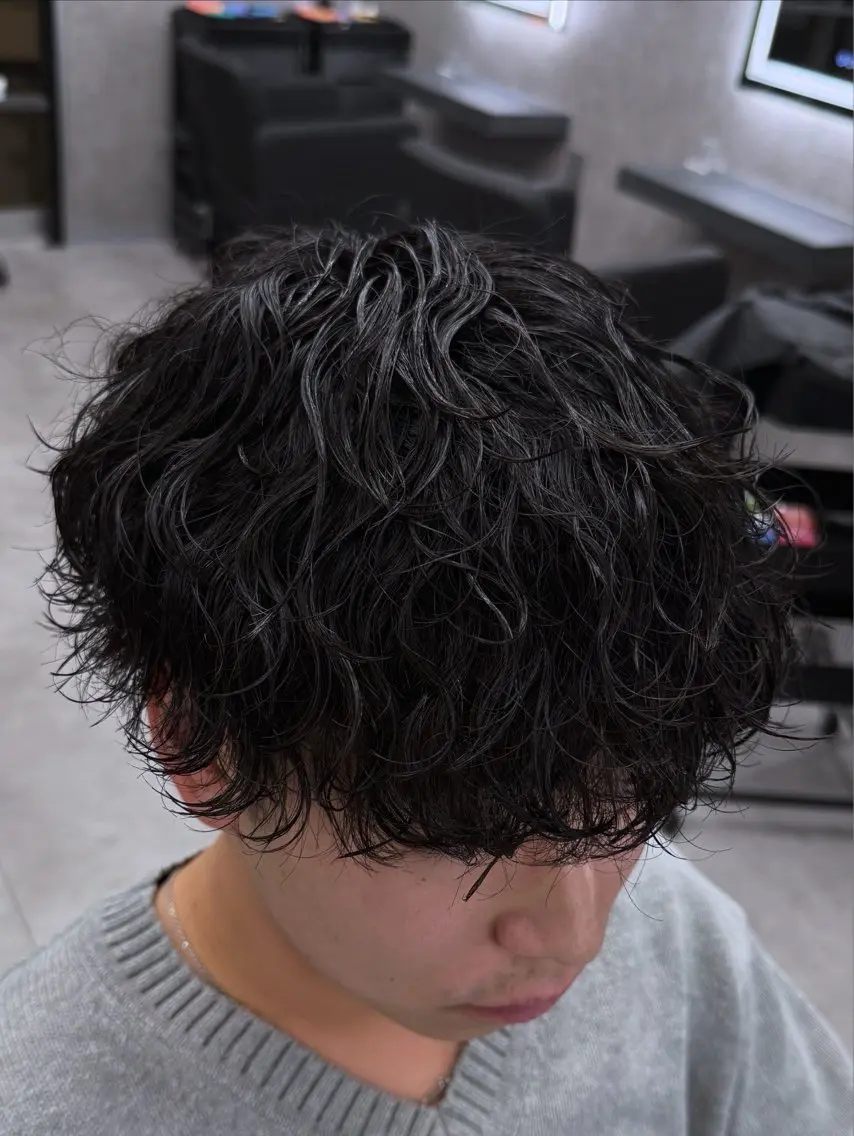 ショート カラー パーマ メンズ メンズパーマ 波巻きパーマ カット パーマ メンズ特化 👑YUTAのヘアスタイル