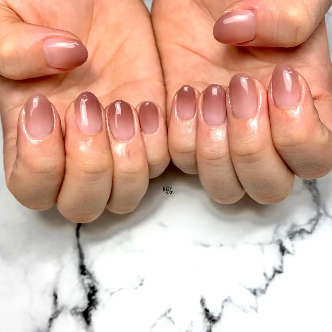 ネイル ブラウン グラデーション オフィスネイル ピンク ハンドネイル NAIL NOWのネイルデザイン