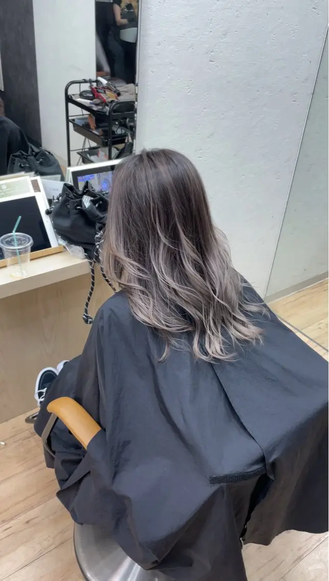 バレイヤージュ＋超音波トリートメントの写真