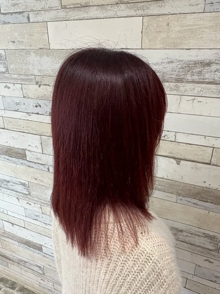 カラー ヘアカラー 岡田 真鈴のヘアスタイル